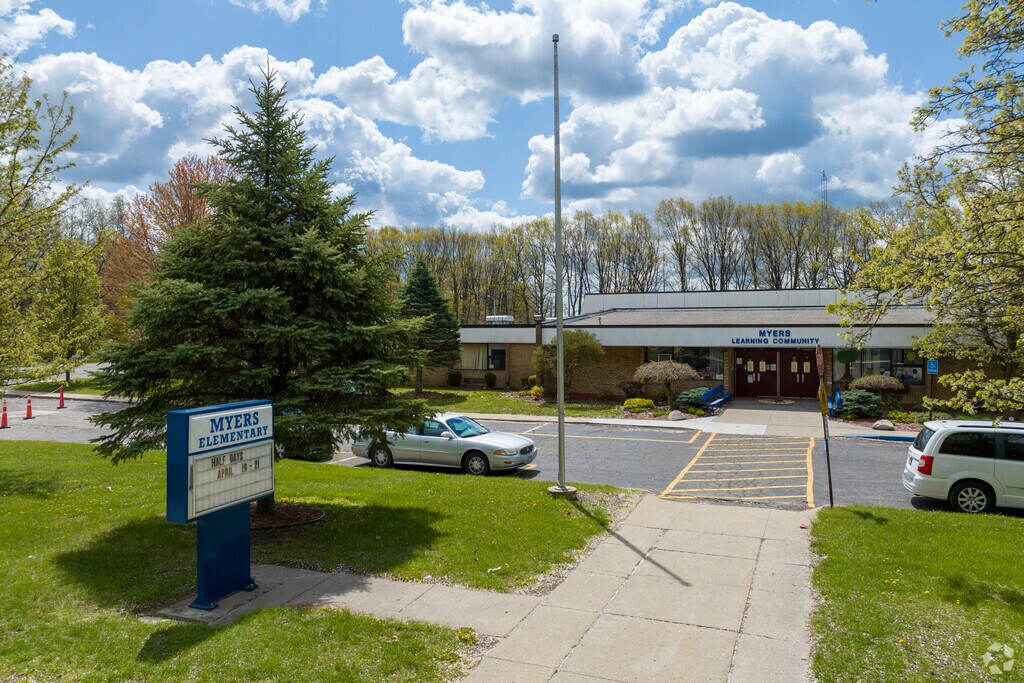 Myers Elementary School has an  excellent campus to provide students with the best environment.