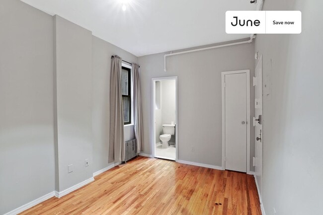 239 W 63rd St unit 3D, New York, NY 10023 - photo 5