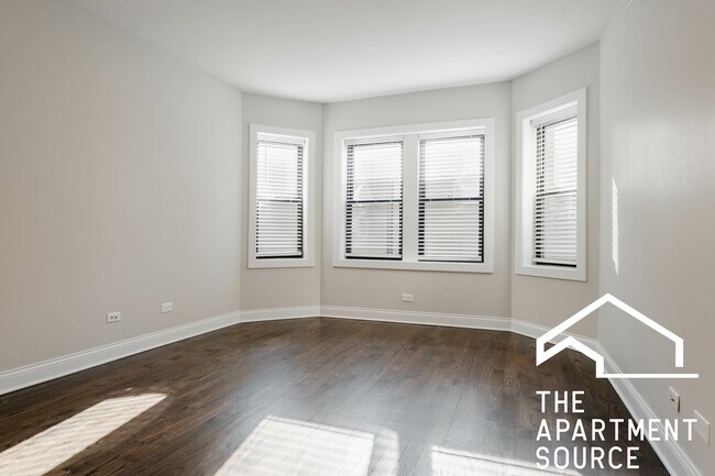2232 N Sawyer Ave unit 3E, Chicago, IL 60647 - photo 3