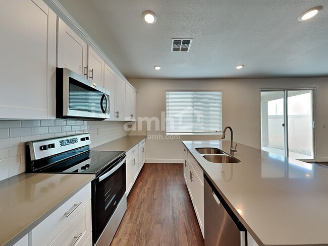 17130 Puget Ave, Waddell, AZ 85355 - photo 4