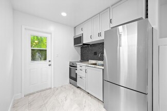 411 SE 3rd Ave, Hallandale Beach, FL 33009