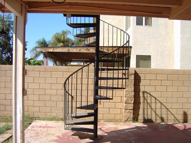 8955 Digger Pine Dr, Riverside, CA 92508 - photo 6