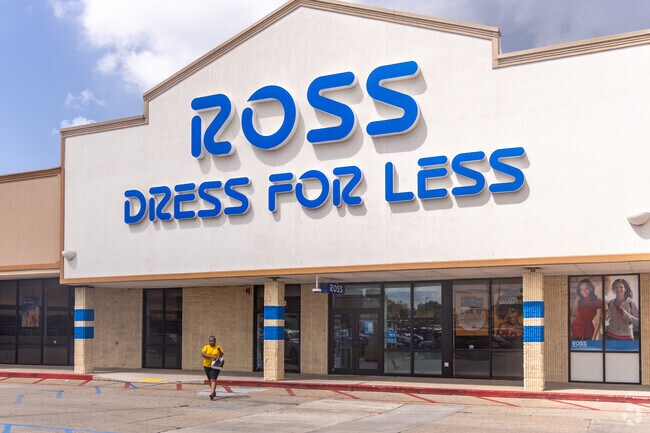 Waggaman residents can head to the Westside South Shopping Center for more shopping options.