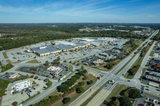 There are many shops in West Florence, near Windsor Forest.