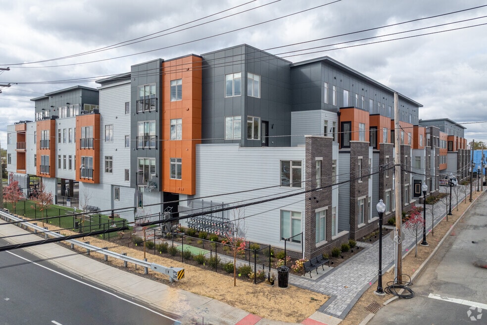 Five85West, Perth Amboy, NJ 08861 - photo 1