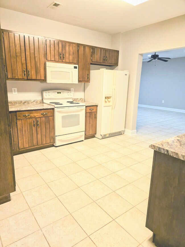 10850 Misty Creek Ct unit 10850 Misty Creek Ct, Nokesville, VA 20181 - photo 7