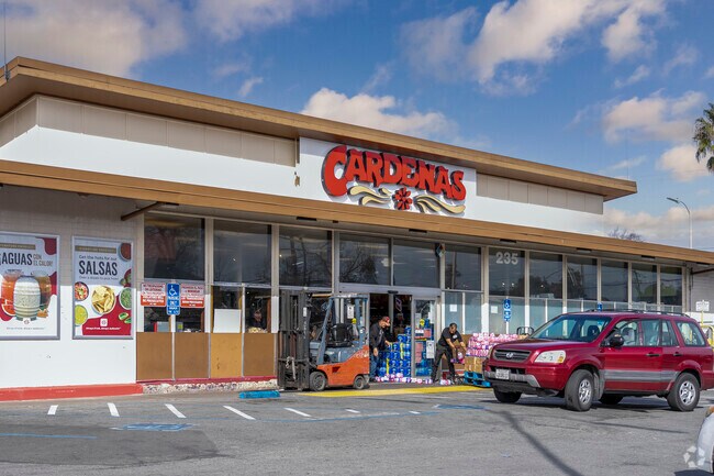 Cardenas is a great place to get authentic mexican products in the Northside area.