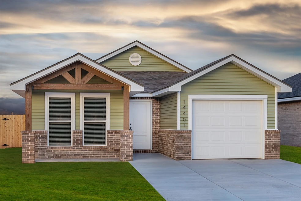 510 E 24th St, Wolfforth, TX 79382 - photo 1