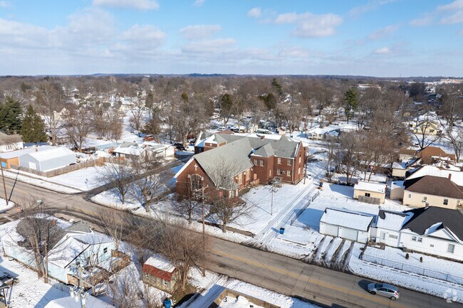 Children PK-12 learn and grow at Grace Baptist Church/School.