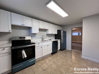 10 Bryon Rd Unit 2A, Boston College, MA 02467