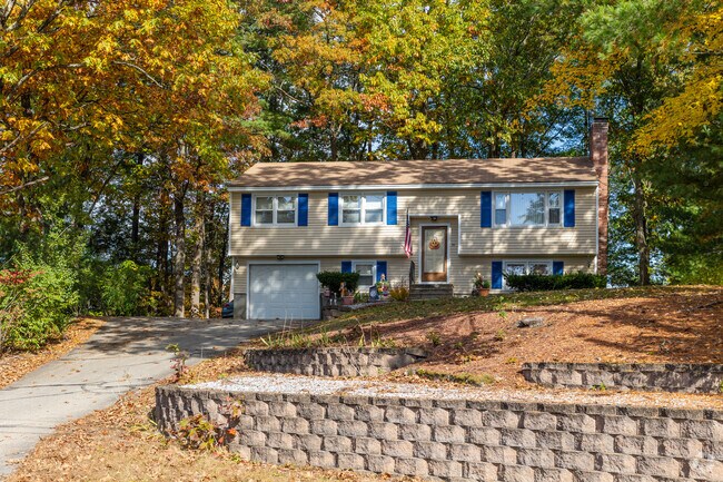 Colonial homes with accent colors can be found in Southwest Nashua, NH.