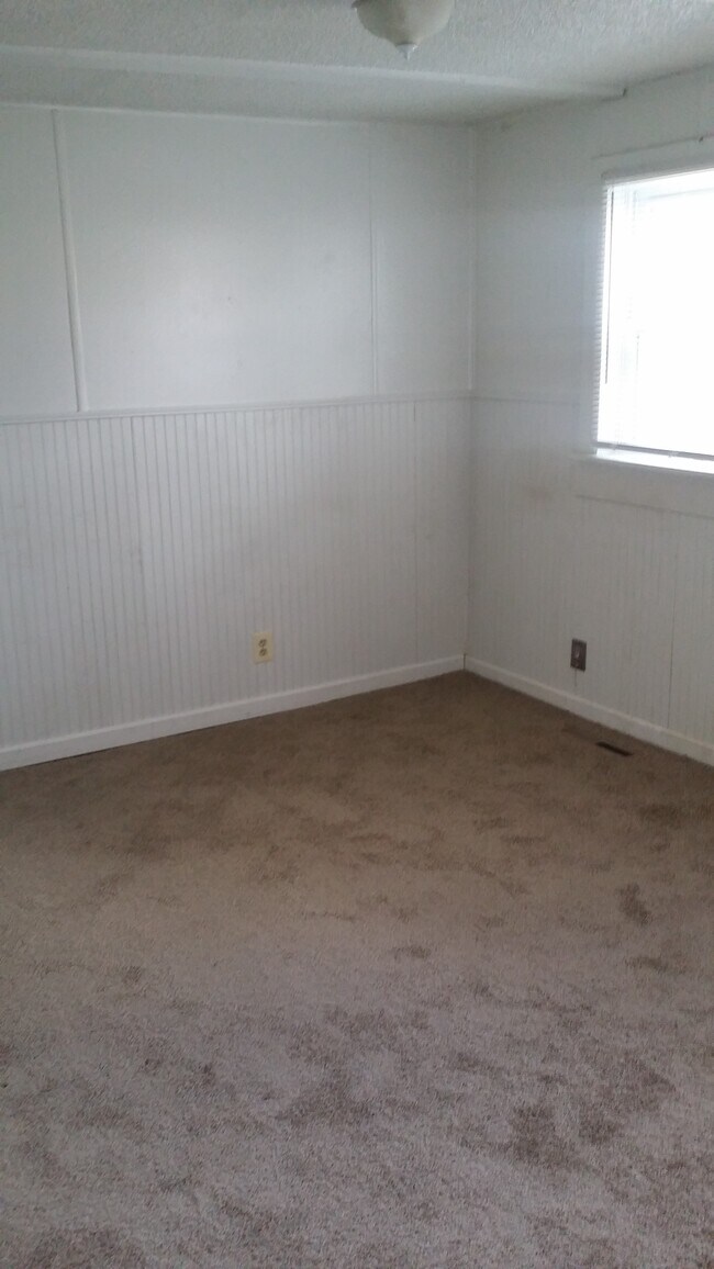 211 7th St unit 211 B, Ogden, KS 66517 - photo 5