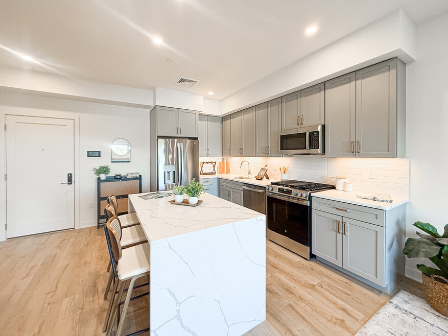 17 Argyle St unit 3, Dorchester Center, MA 02124 - photo 1