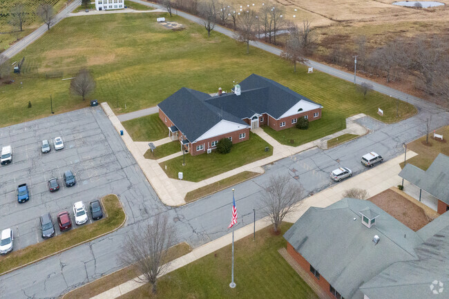 New Braintree Grade in New Braintree, MA serves 69 students in grades Prekindergarten-1.