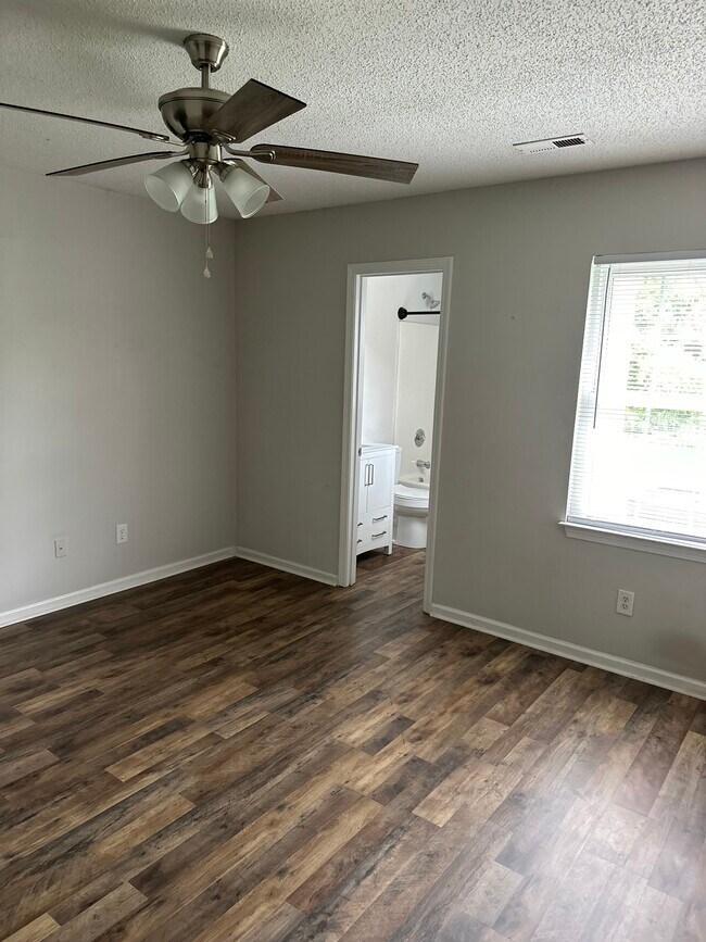 4340 W Horne Ave, Farmville, NC 27828 - photo 5