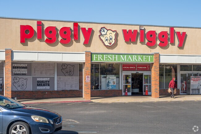 Tuskegee residents grab groceries at the Piggly Wiggly for their next delicious dinner.