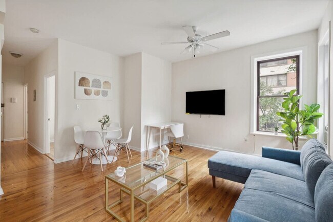 300 E 69th St unit ID1294661P, New York, NY 10065 - photo 4