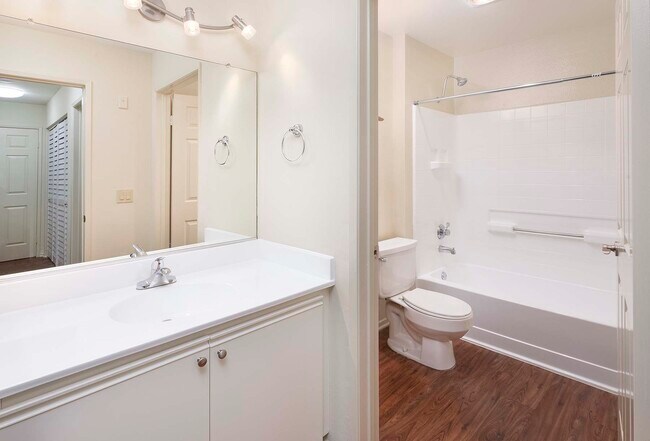 Fulton Gardens, Sherman Oaks, CA 91423 - photo 7