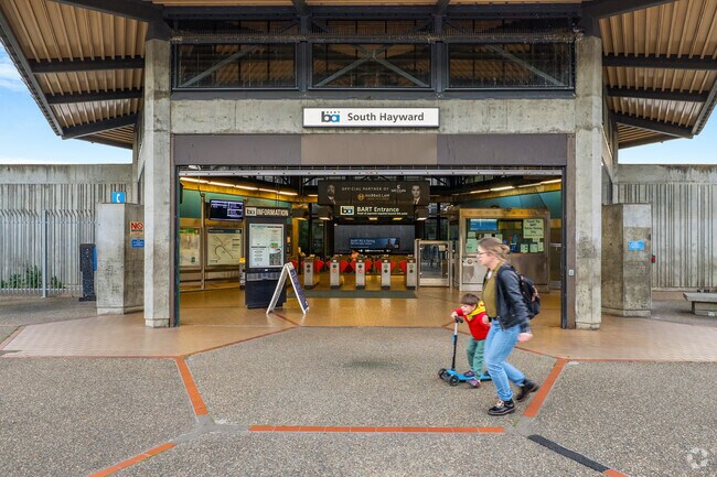 Residents appreciate the convenience of South Hayward BART in Fairway Park.