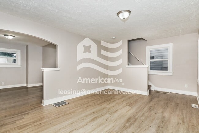 329 Pointview Ave, Dayton, OH 45405 - photo 4