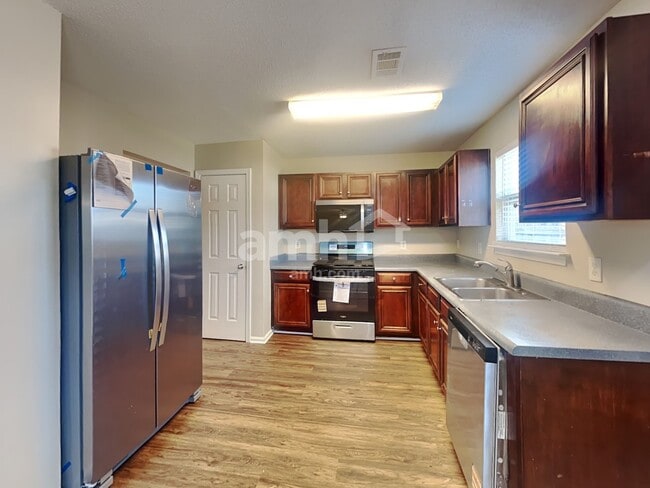 4897 Bryant Dr, Snellville, GA 30039 - photo 3