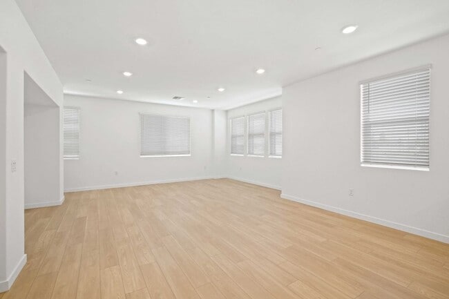 9335 Via Azul, Pico Rivera, CA 90660 - photo 2