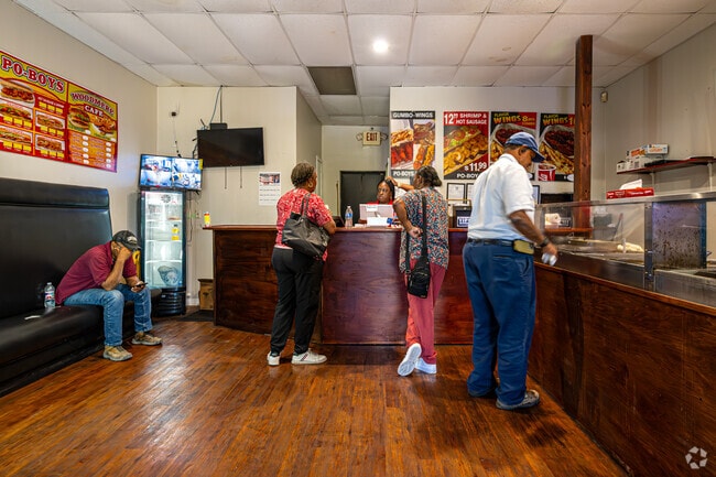 Come to Woodmere for a hot lunch at Woodmere Café.