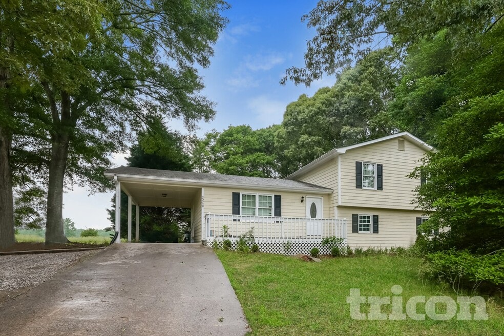 2092 Brooks Rd SE, Dacula, GA 30019 - photo 1