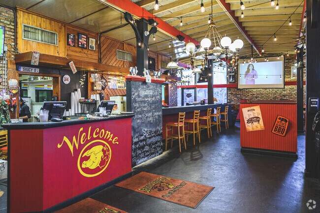 Saucy Q Bar B Que in Mobile serves classic southern staples to diners from Washington Square.