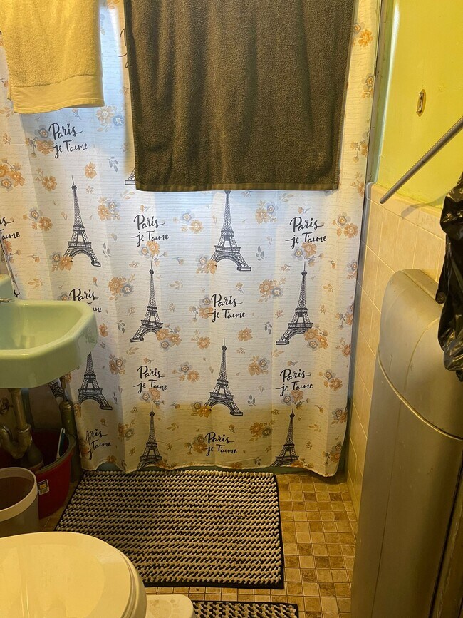 50 Kenilworth Place unit 2, Brooklyn, NY 11210 - photo 3