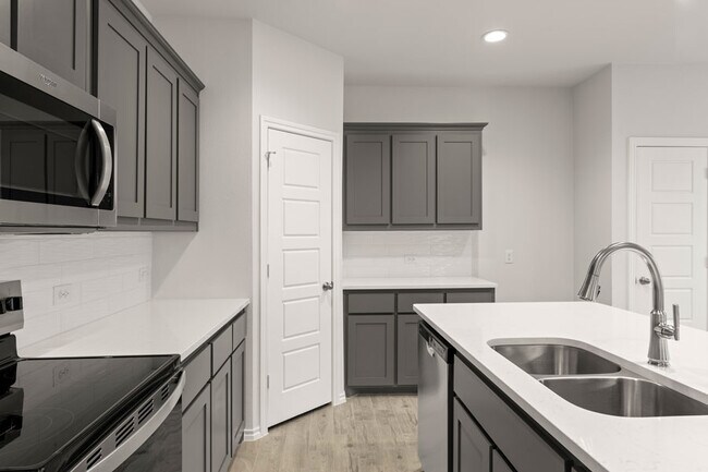 1620 Macadamia Ct unit 36502190, Aubrey, TX 76227 - photo 5