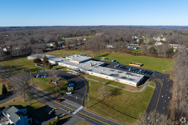 Mohegan Elementary School, Rankings & Reviews - Homes.com