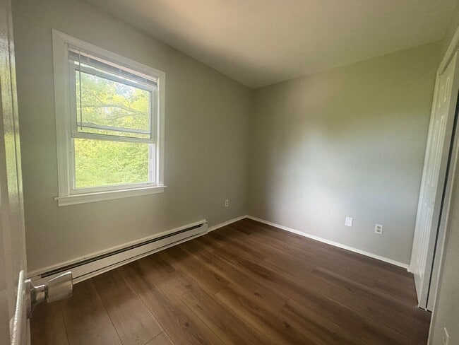 220 Glen Haven Rd unit E, New Haven, CT 06513 - photo 5