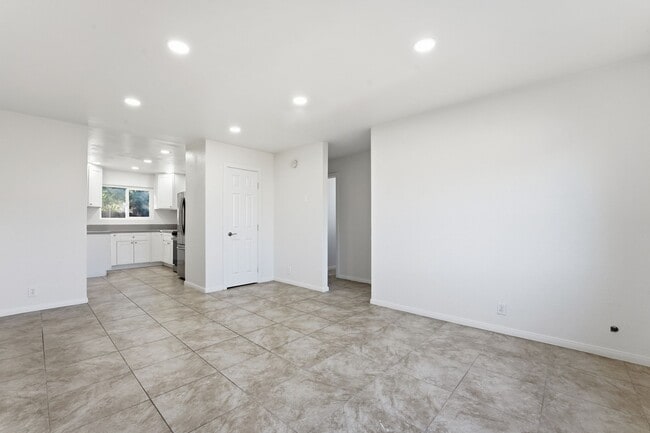 12621 Lindo Ln unit B, Lakeside, CA 92040 - photo 2