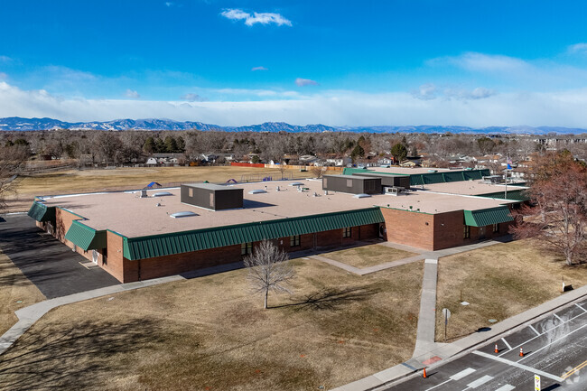 A building overview of Woodglen Elementary School in Thornton, Colorado.