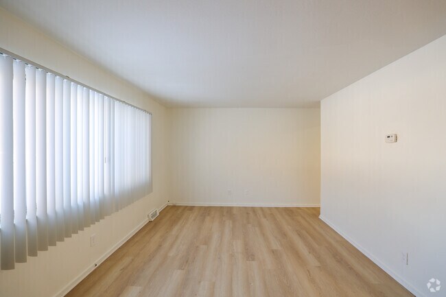 Sherwood Village, Bedford, OH 44146 - photo 6