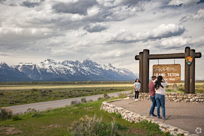 No visit to Grand Tetons National Park would be complete without a breathtaking photo by the park sign.