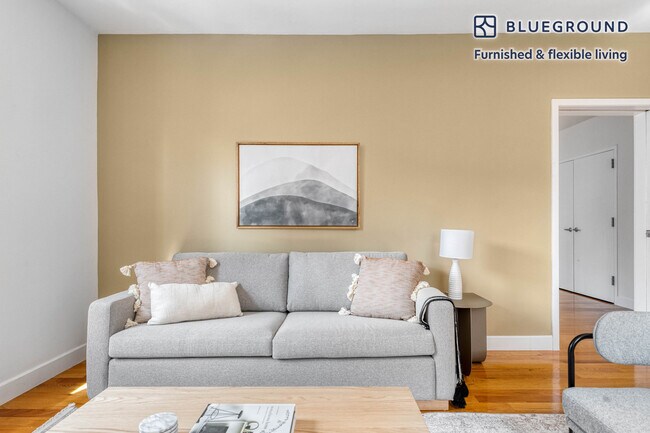 364 W 18th St unit FL4-ID18, New York, NY 10011 - photo 2