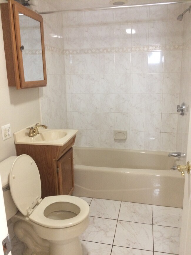 37 Cecilian Ave unit 1st floor, Revere, MA 02151 - photo 2