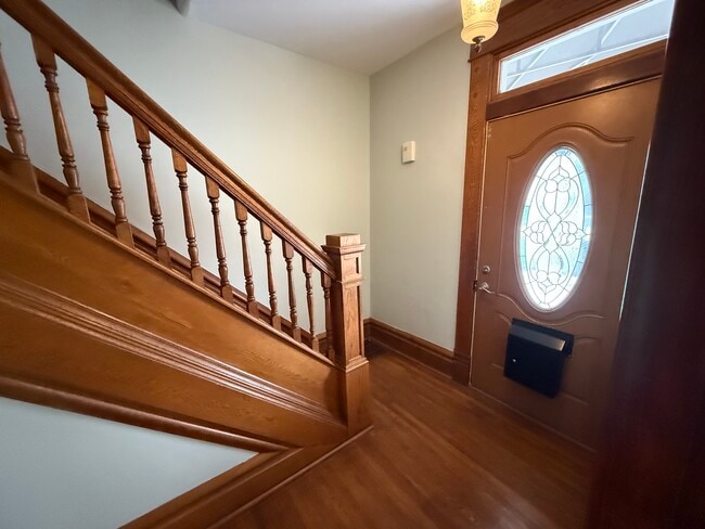 1360 S High St, Columbus, OH 43207 - photo 2