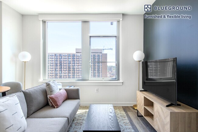 400 Army Navy Dr unit FL13-ID273, Arlington, VA 22202 - photo 2