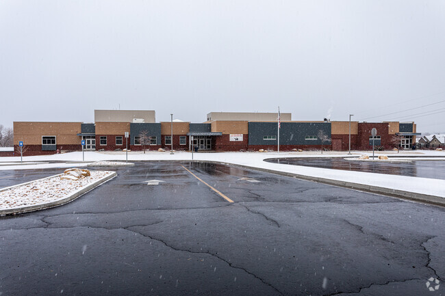Front view of Grovecrest Elementary located in the Pleasant Grove neighborhood.