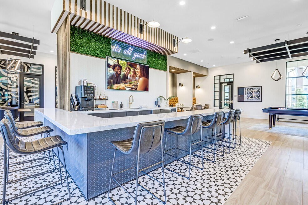 Bainbridge Cary, Cary, NC 27513 - photo 1