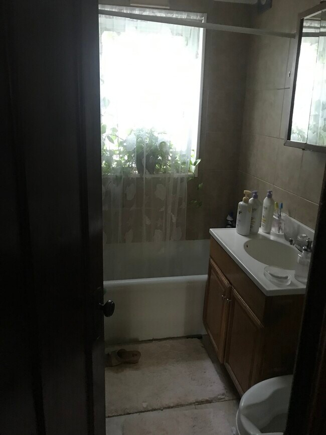 1475 W 77th St unit 1B, Chicago, IL 60620 - photo 6