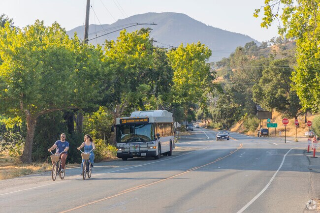 The Vine Bus serves multiple stops throughout Calistoga.