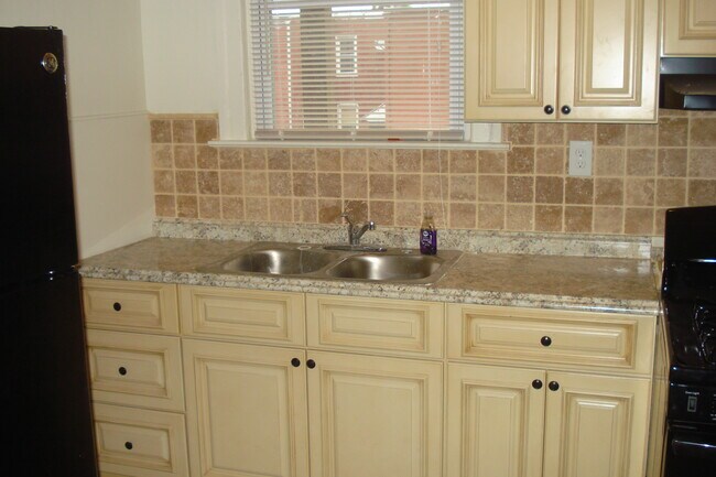 733 E Chestnut St, Lancaster, PA 17602 - photo 5