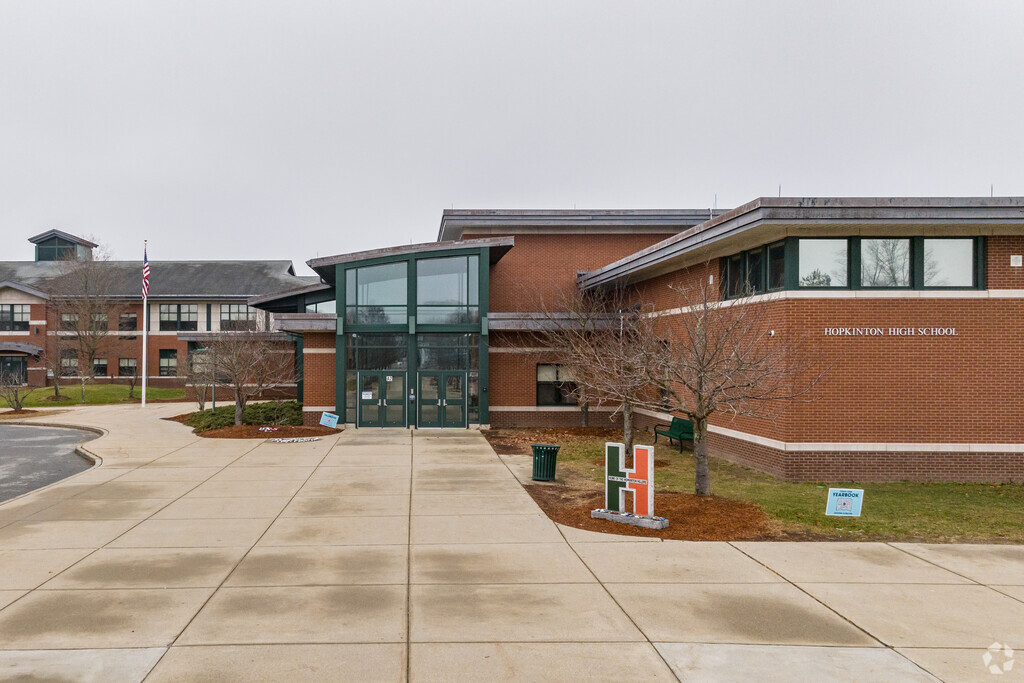 Hopkinton High School, Rankings & Reviews - Homes.com