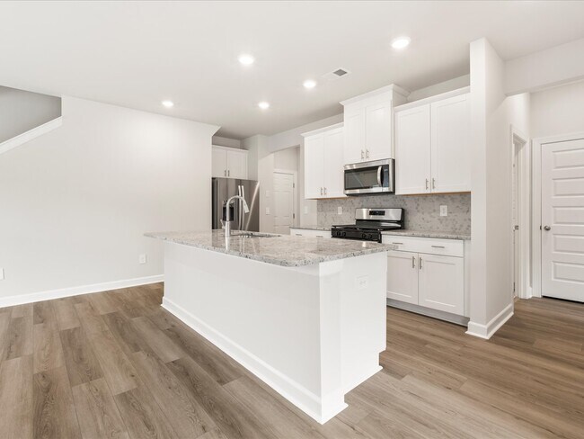 932 Penfold Point, Wellford, SC 29385 - photo 4