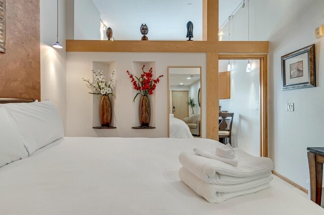 101 Palm Harbor Pkwy unit Tuscan Breeze Getawa, Palm Coast, FL 32137 - photo 4