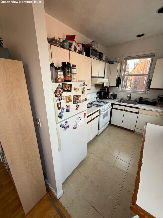 25 Hanover Ave unit 4, Boston, MA 02113 - photo 5